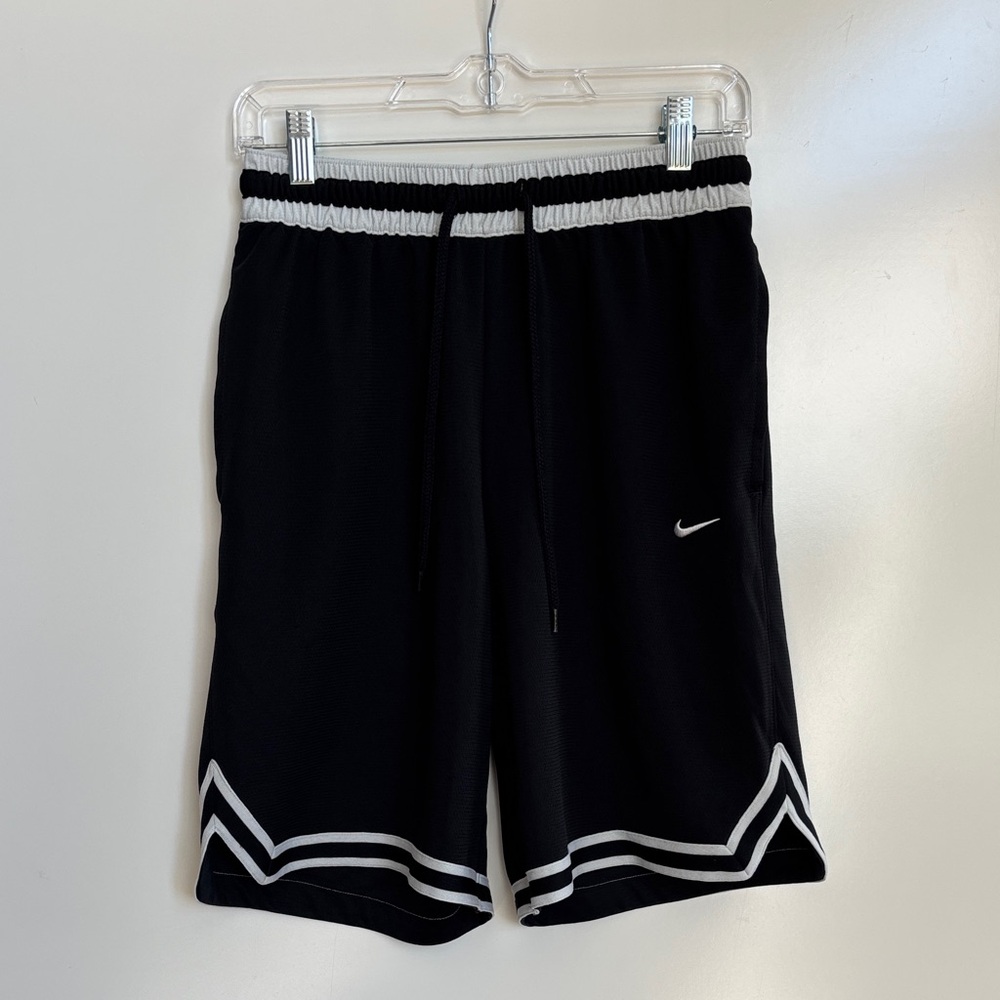 Nike Men's Black and White Athletic Shorts